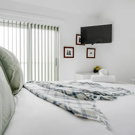 Buxton Apartment - 1 Bed, Free Parking, Wi-Fi Hazel Grove Exterior photo