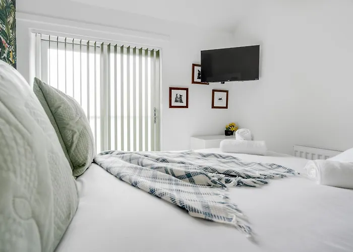 Buxton Apartment - 1 Bed, Free Parking, Wi-Fi