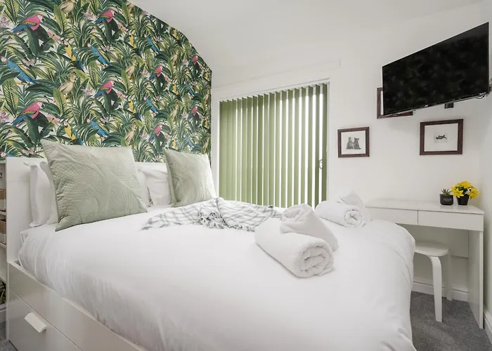 Buxton Apartment - 1 Bed, Free Parking, Wi-Fi