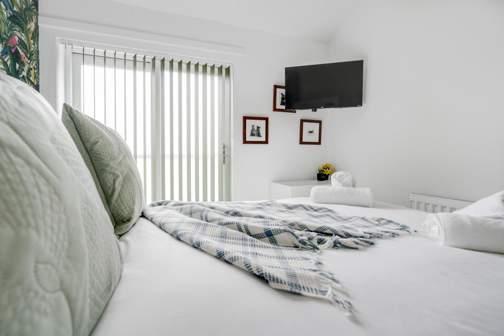 Buxton - 1 Bed, Free Parking, Wi-fi Apartment