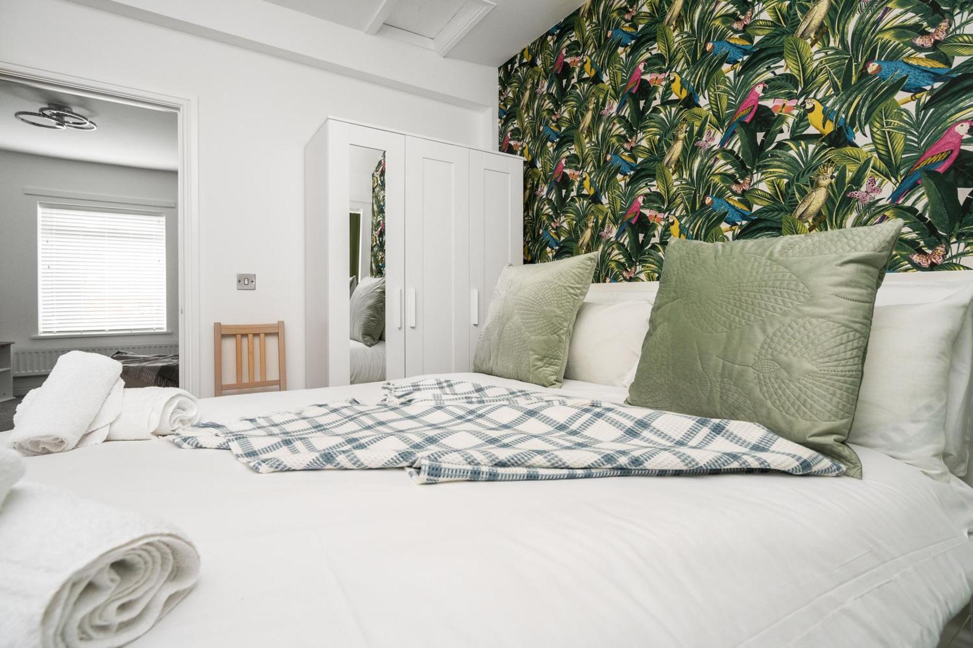 Buxton - 1 Bed, Free Parking, Wi-fi Apartment *