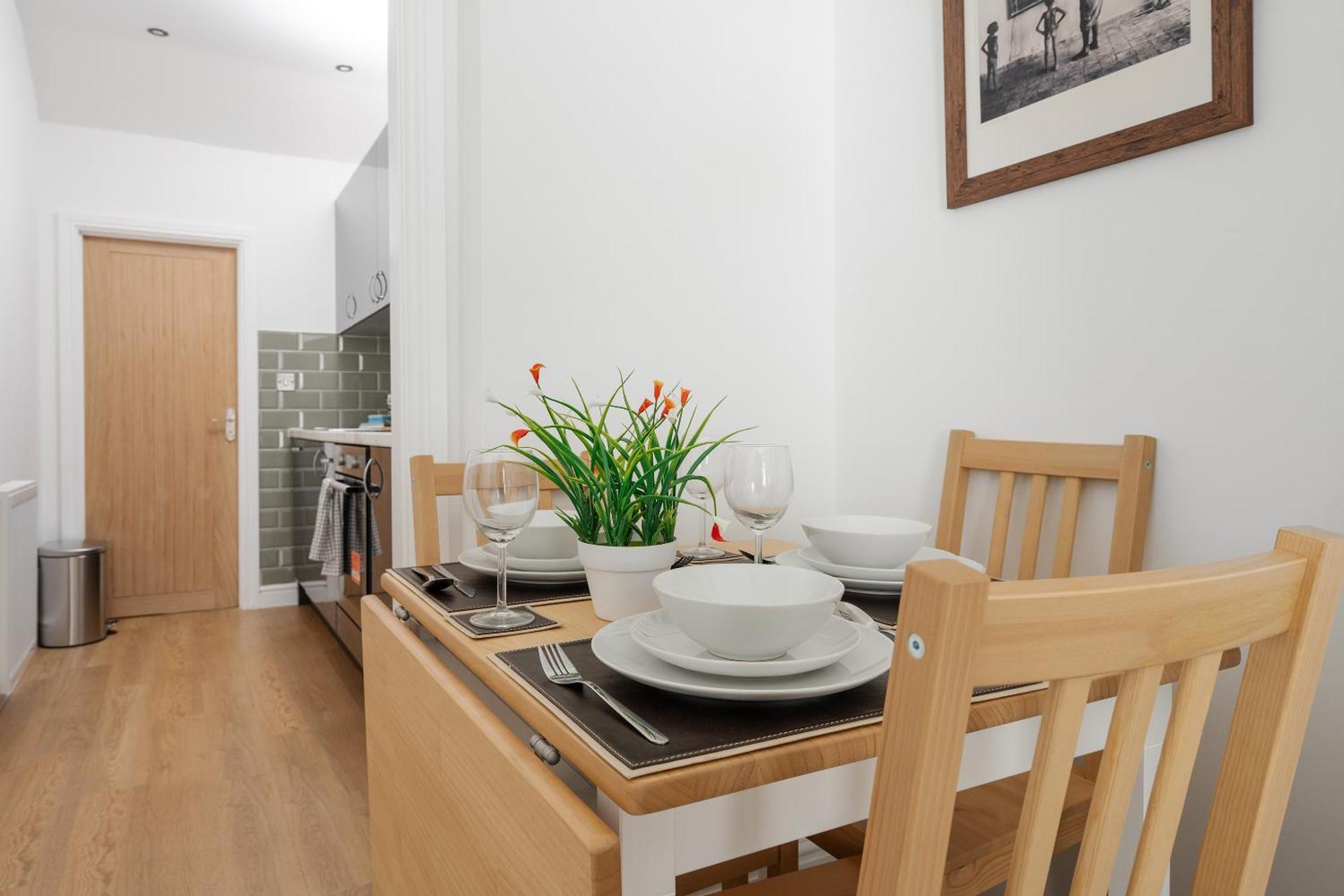 Buxton - 1 Bed, Free Parking, Wi-fi * Hazel Grove